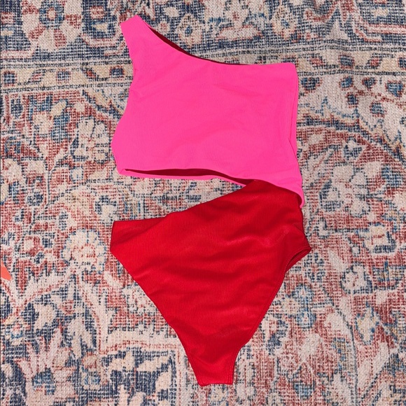 Beach Riot Celine One Shoulder One Piece Swimsuit in Neon Pink/Red SZ S NWT - Picture 3 of 4